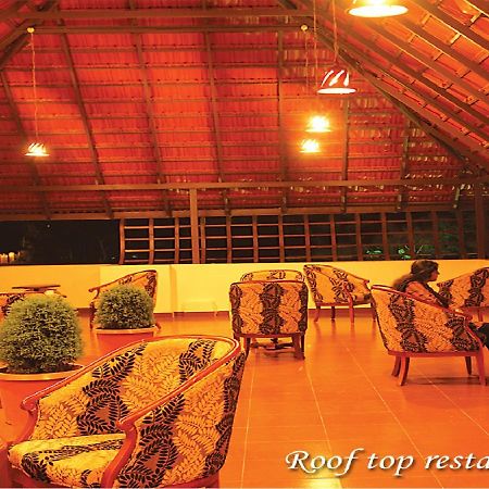 Готель Grand Thekkady Kumily Екстер'єр фото