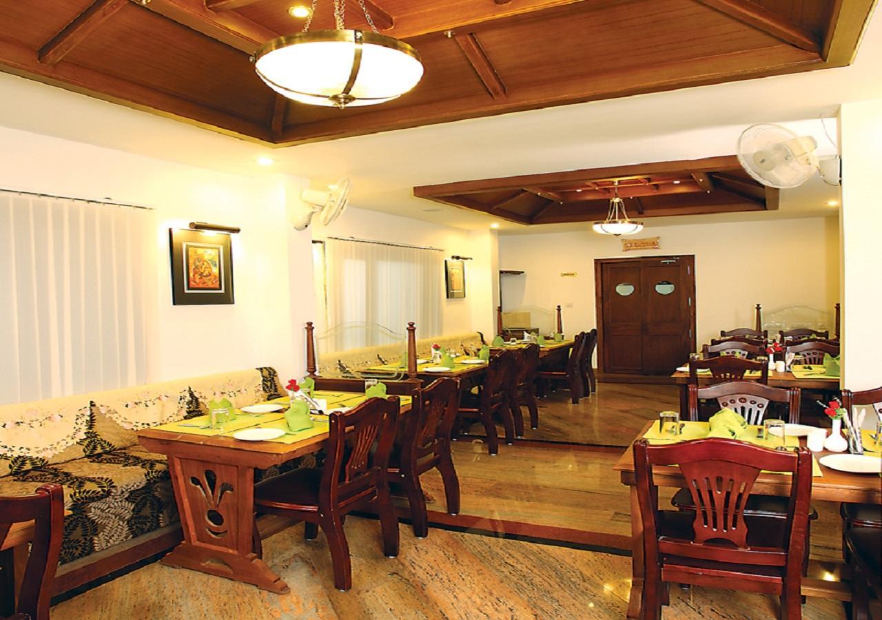 Готель Grand Thekkady Kumily Екстер'єр фото